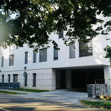 Iris In Mit Tiefgarage Und Panoramaaussicht Διαμέρισμα *