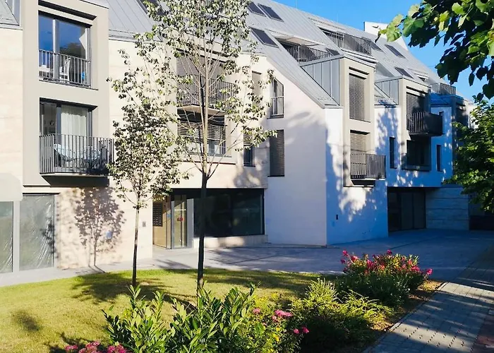 Iris In Mit Tiefgarage Und Panoramaaussicht Héviz